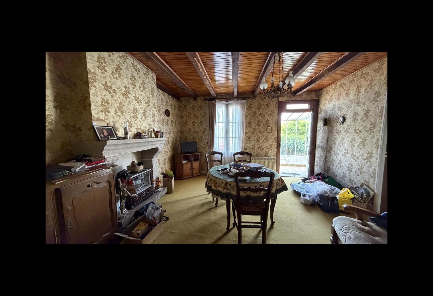 5e52bc21-8f1e-4c7d-8d24-ef051fb8b358.jpg