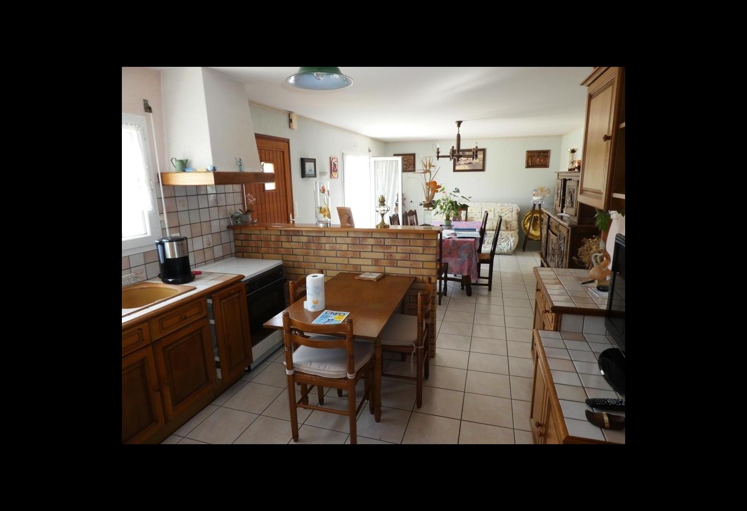 ecbb677b-f00c-4ef2-99e3-c3196e89cf83.jpg