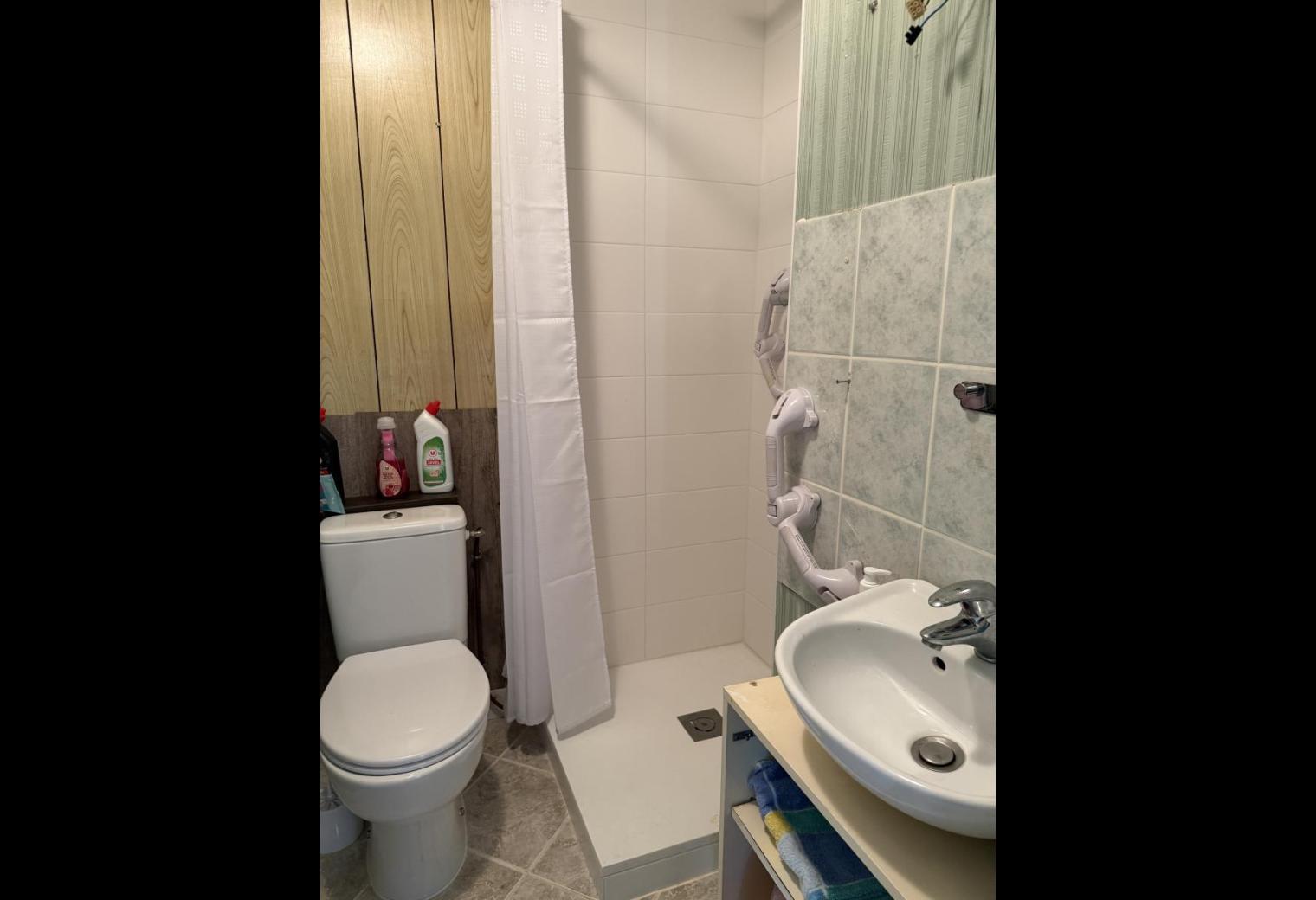 e53dc28a-e265-4bd5-9c37-96e330ce52a1.jpg