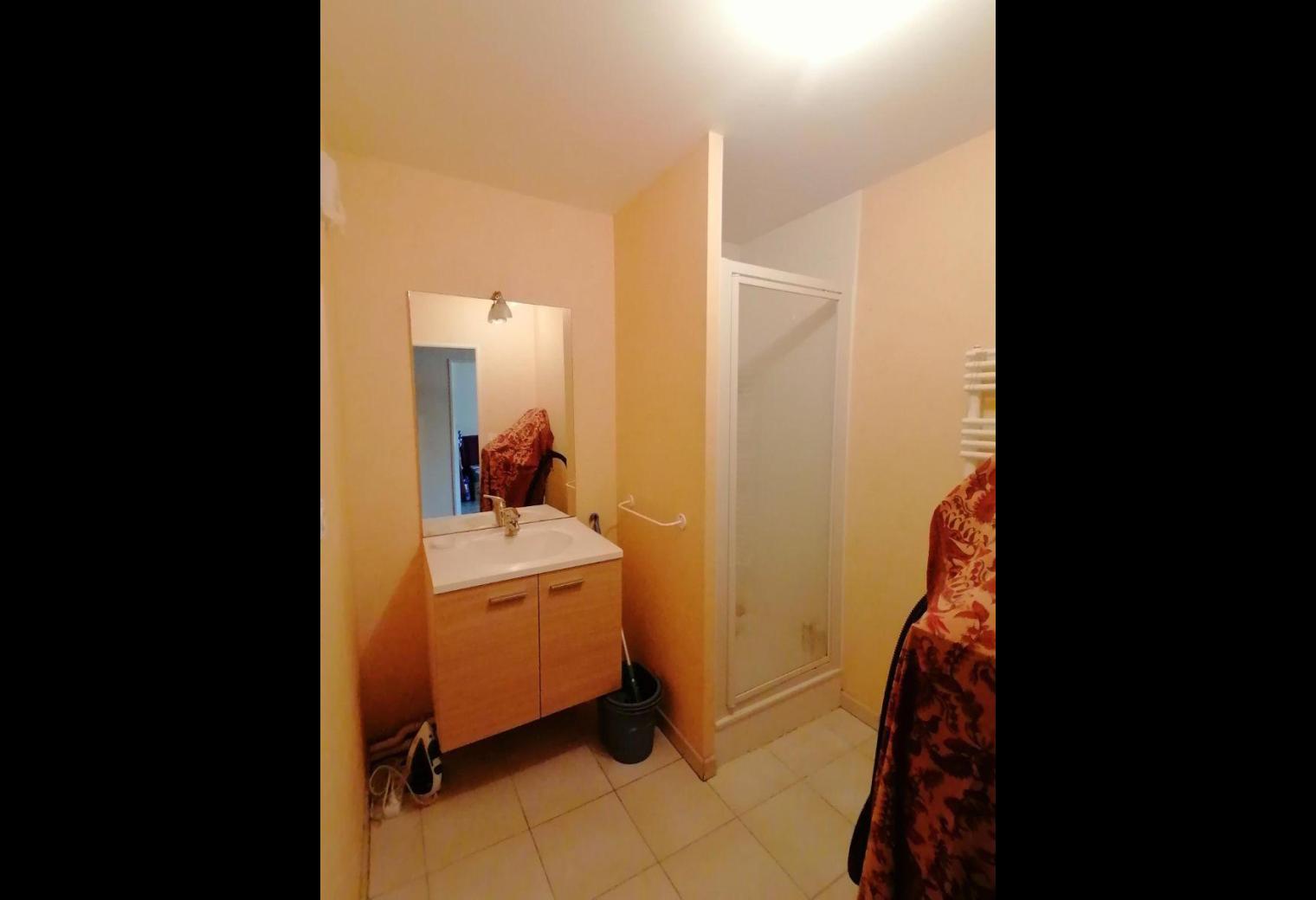 c2496e06-cc2e-4c5e-9657-ae6b57afd9cd.jpg