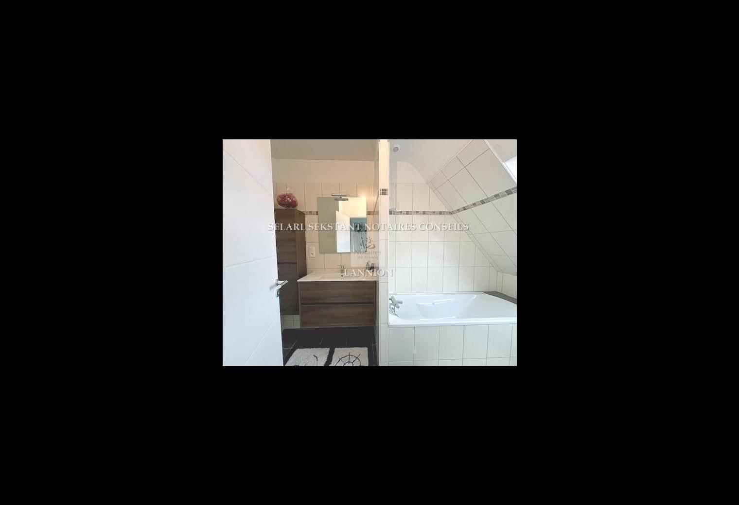 4d9a3bf9-02b0-48cc-80a6-1d4a67125ebc.jpg