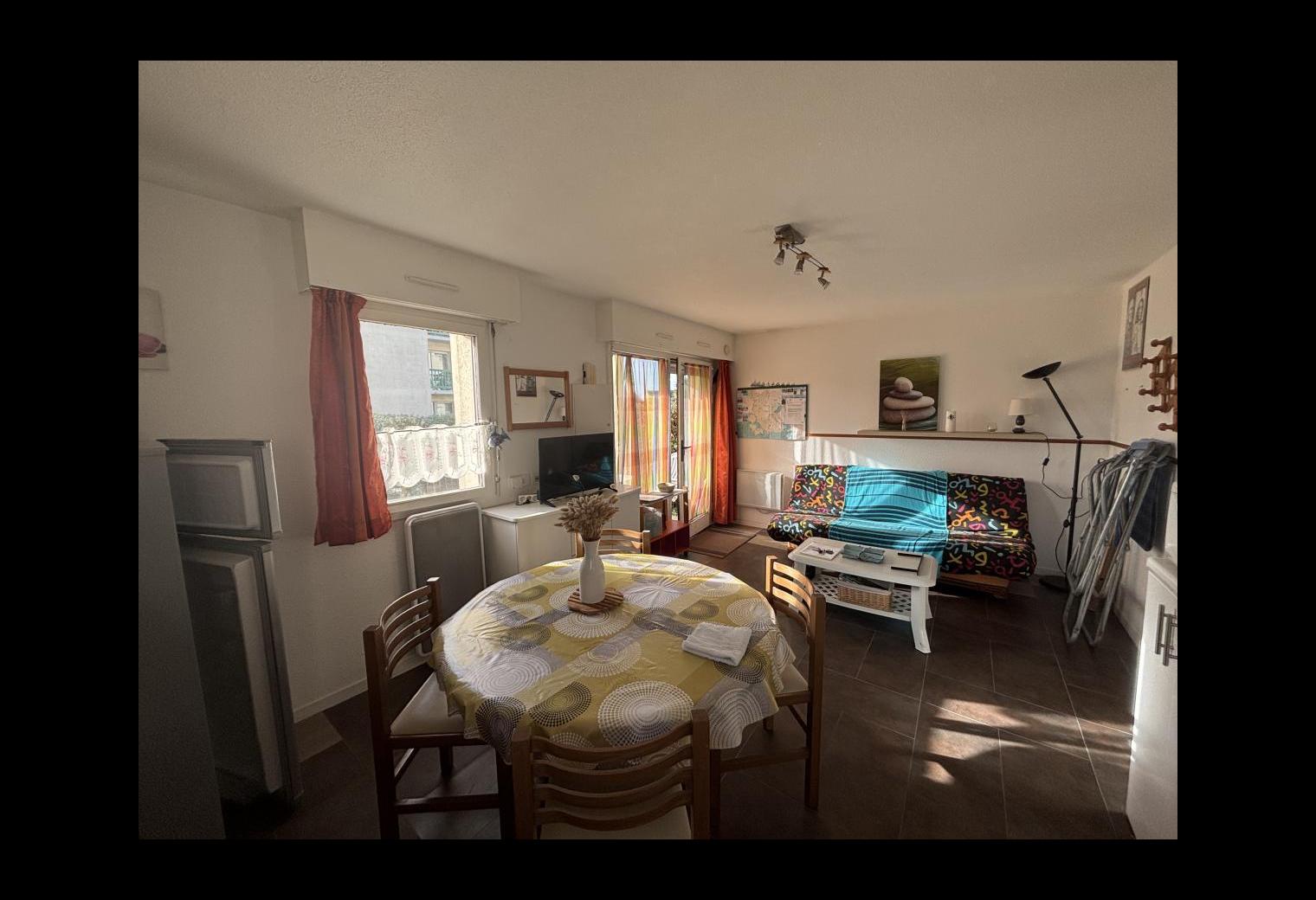e61357e5-84e9-4444-9749-0446db2bd702.jpg