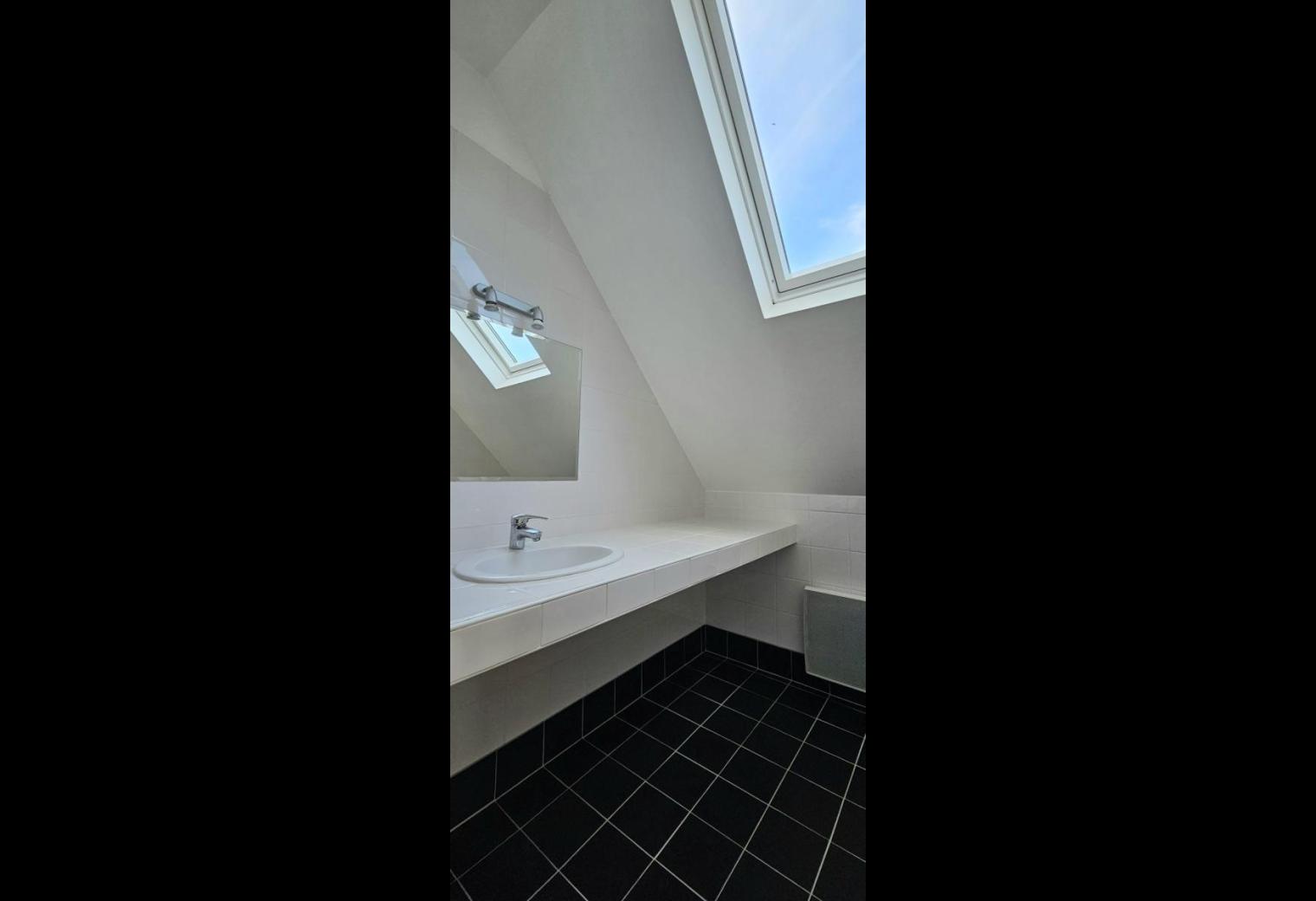 02d7a406-ba05-4769-8850-7453cff58251.jpg