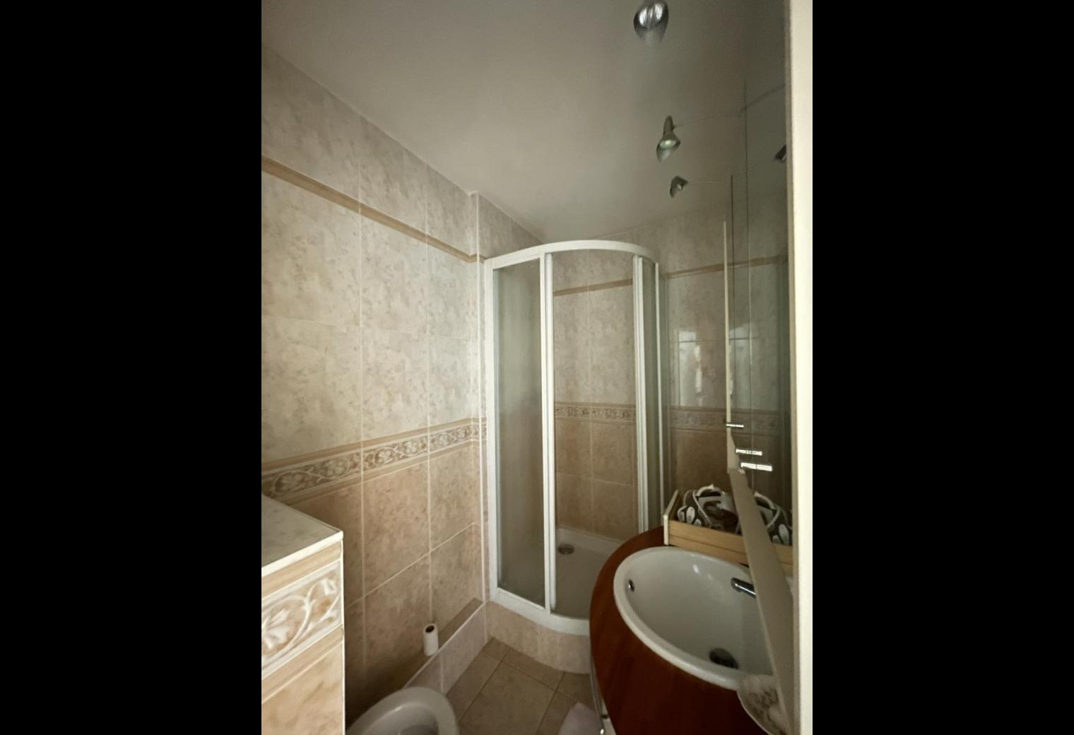 5ae690b4-395f-4798-a124-2de6c387816a.jpg