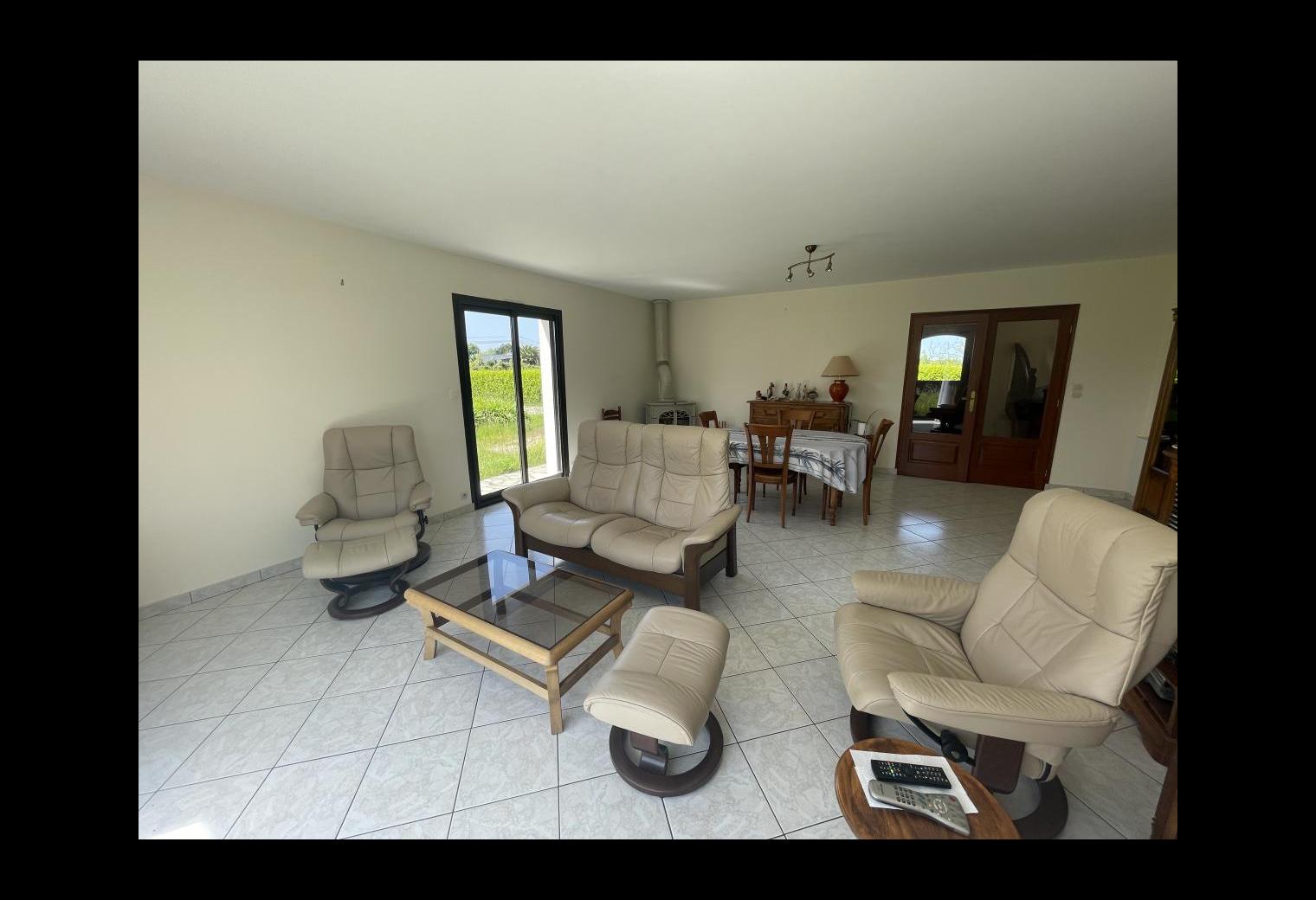 90fd5774-df90-4876-bd70-b42472707975.jpg