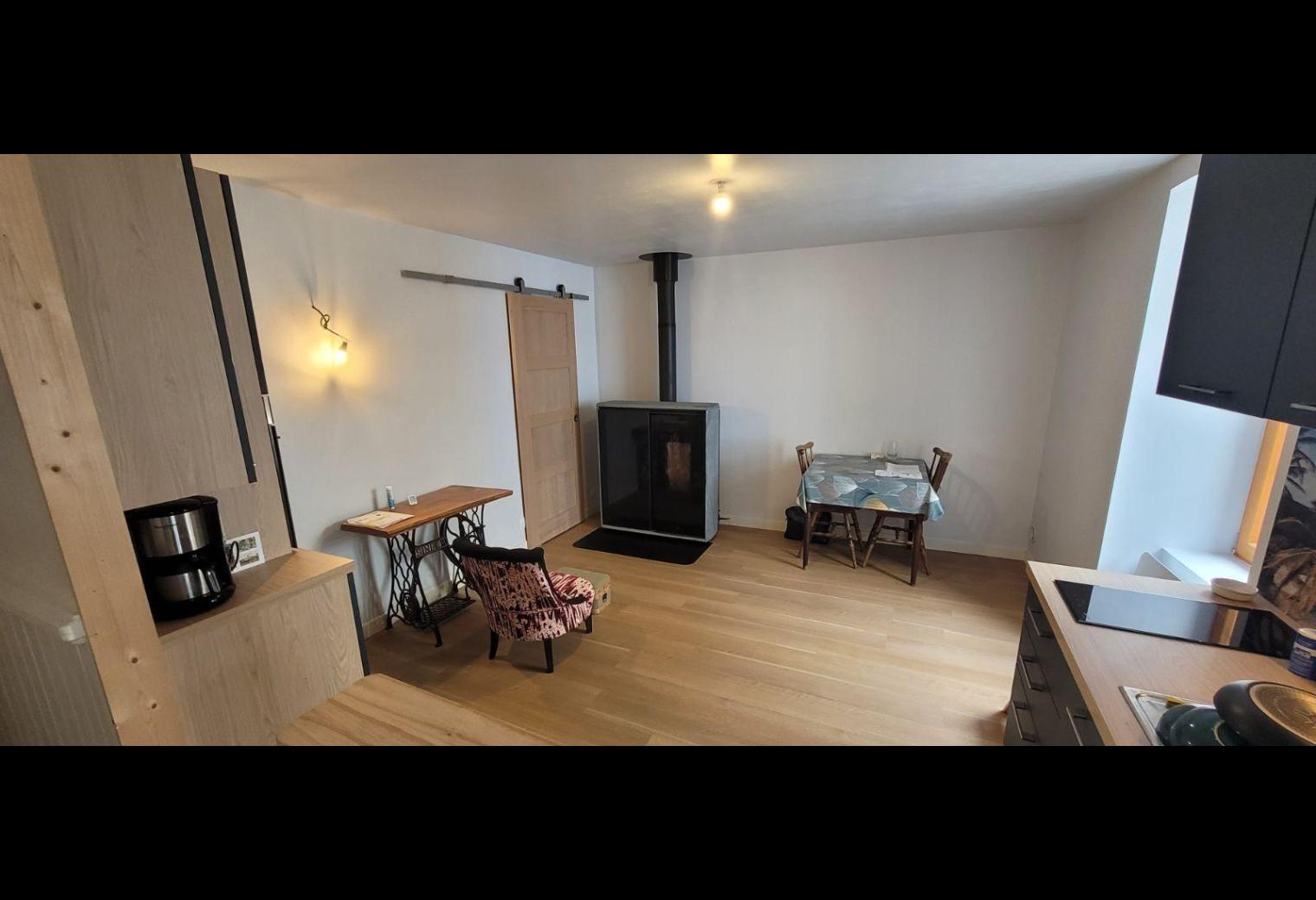 bc9260cf-8e46-4347-b52b-bec87789e646.jpg
