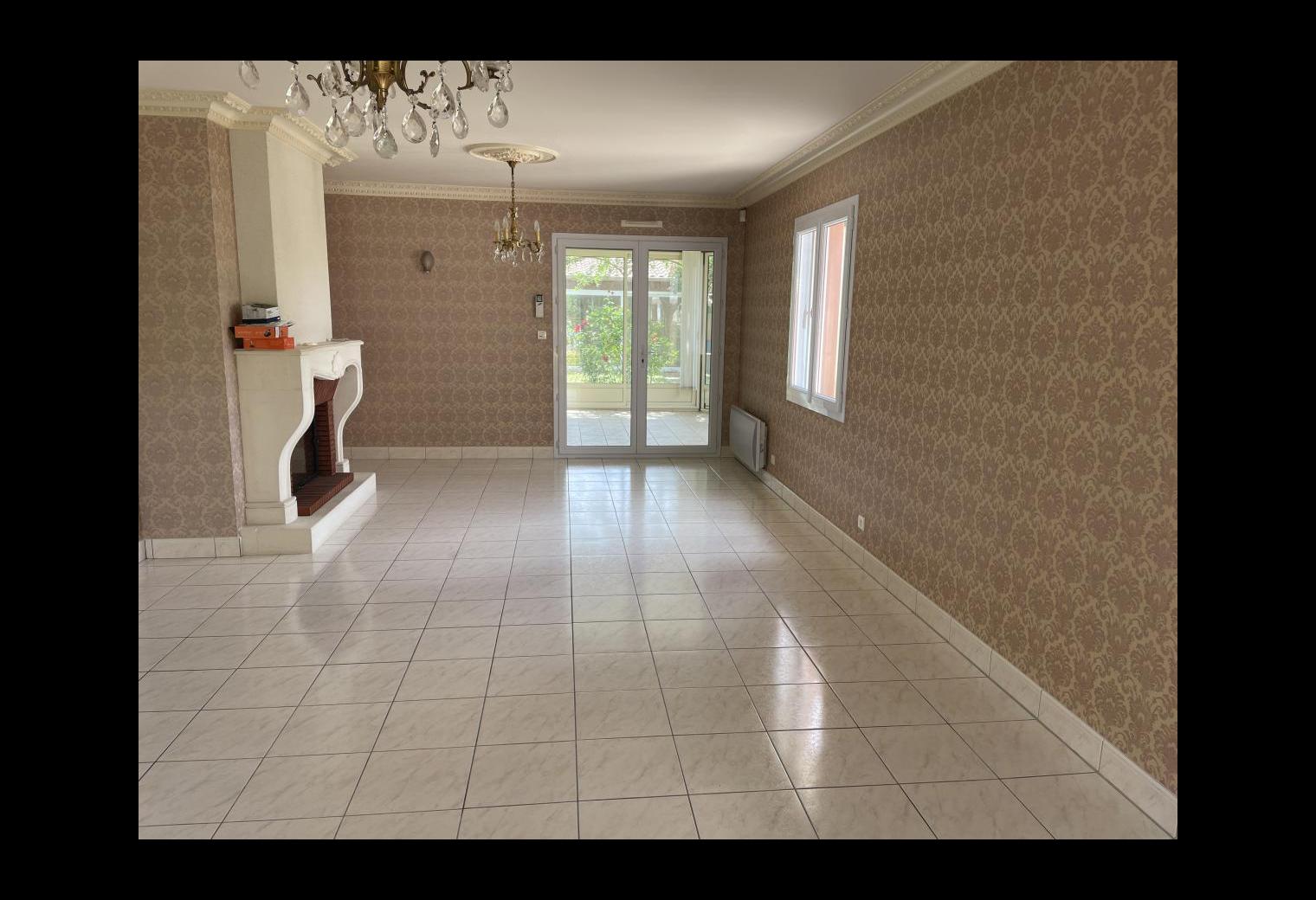 427ac935-27b9-45ee-a585-2457cad89041.jpg