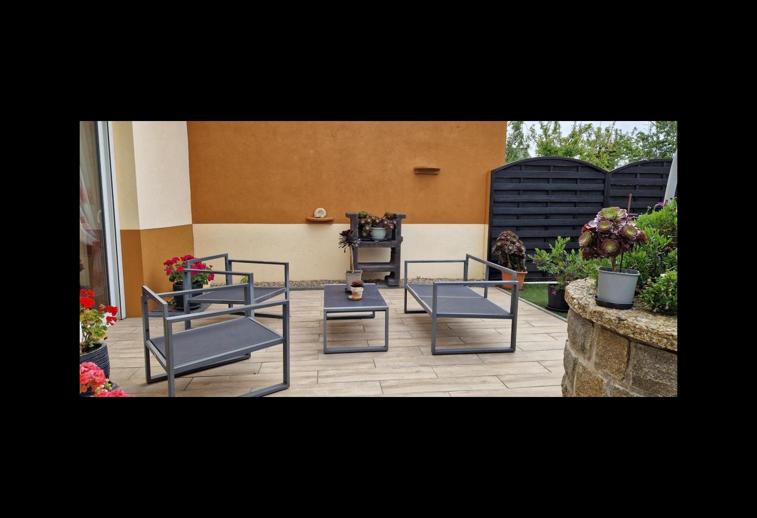 1ab9068b-b373-4ae3-aa45-331bd83d2884.jpg
