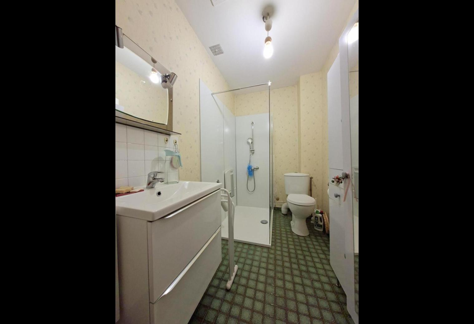d9039f9a-9dfb-4cc2-84cb-a9ebf72eda99.jpg