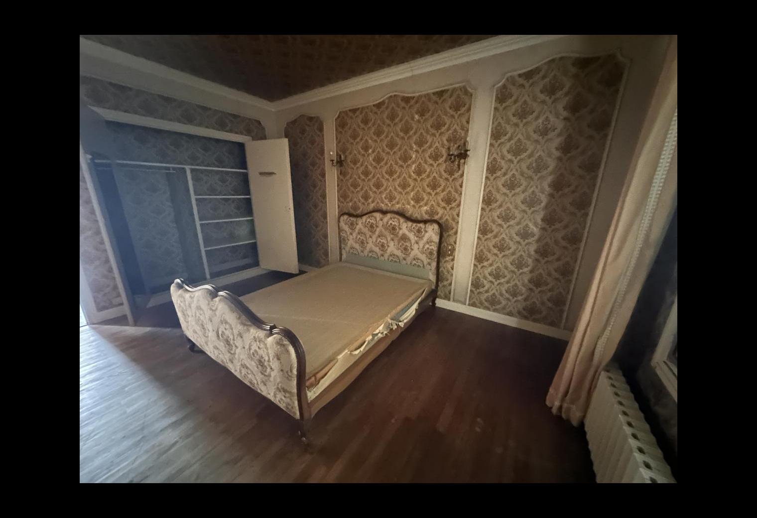dc548059-542f-46ea-ab82-7601e38d66ed.jpg