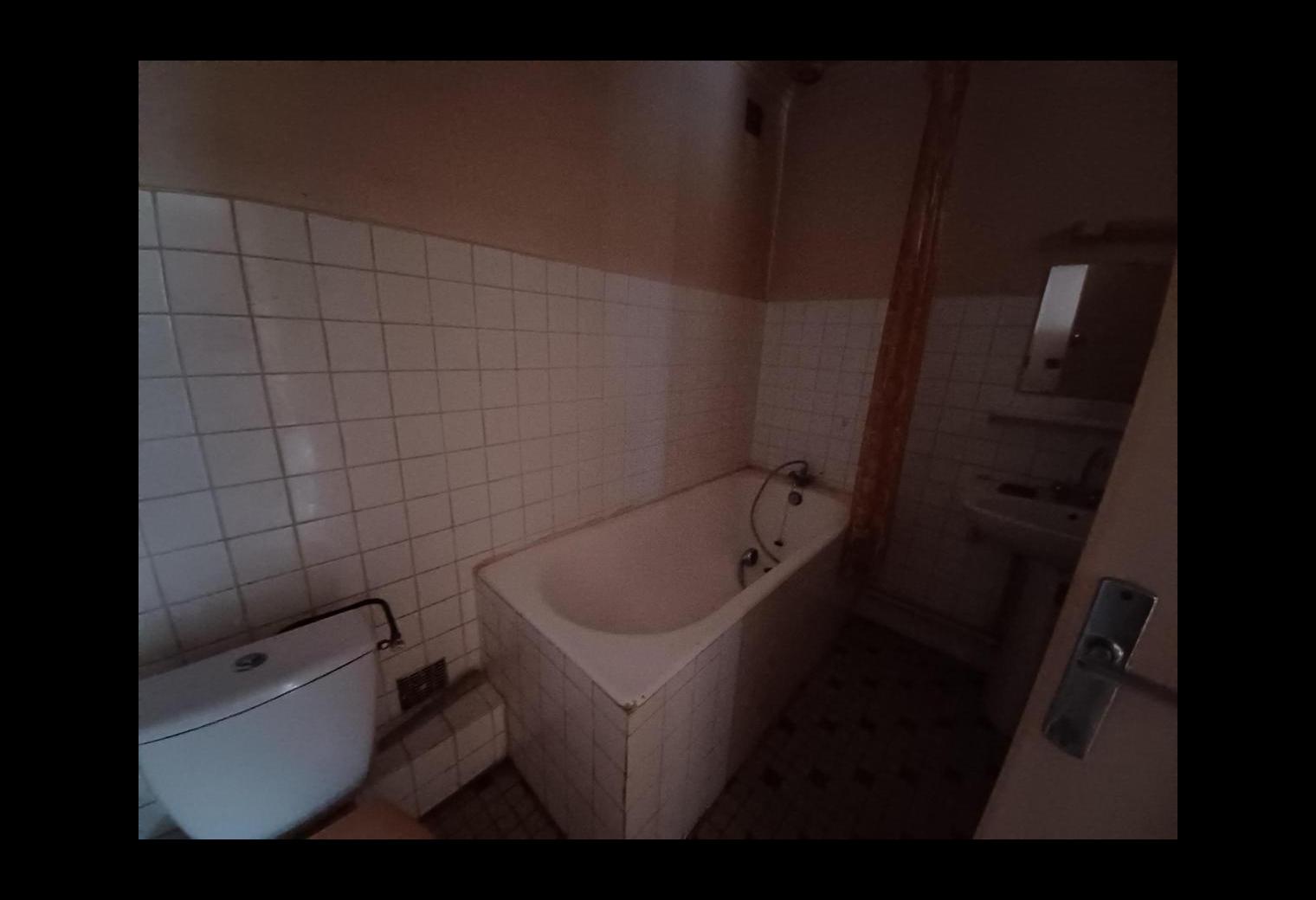 a42bd889-7910-483b-ad33-991d7ba8064b.jpg