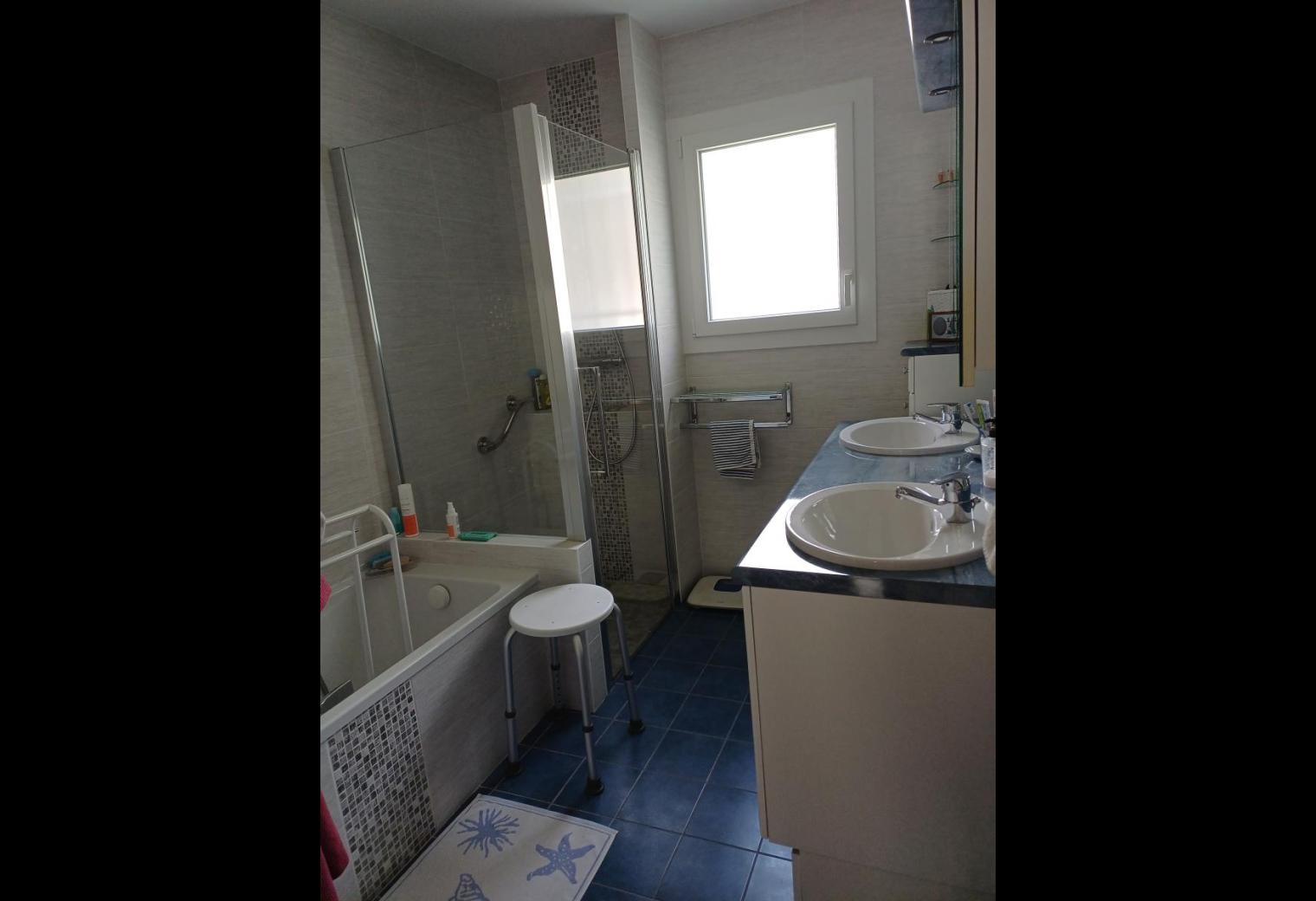 e570574d-e8d5-40bd-953f-61ced7621bc0.jpg
