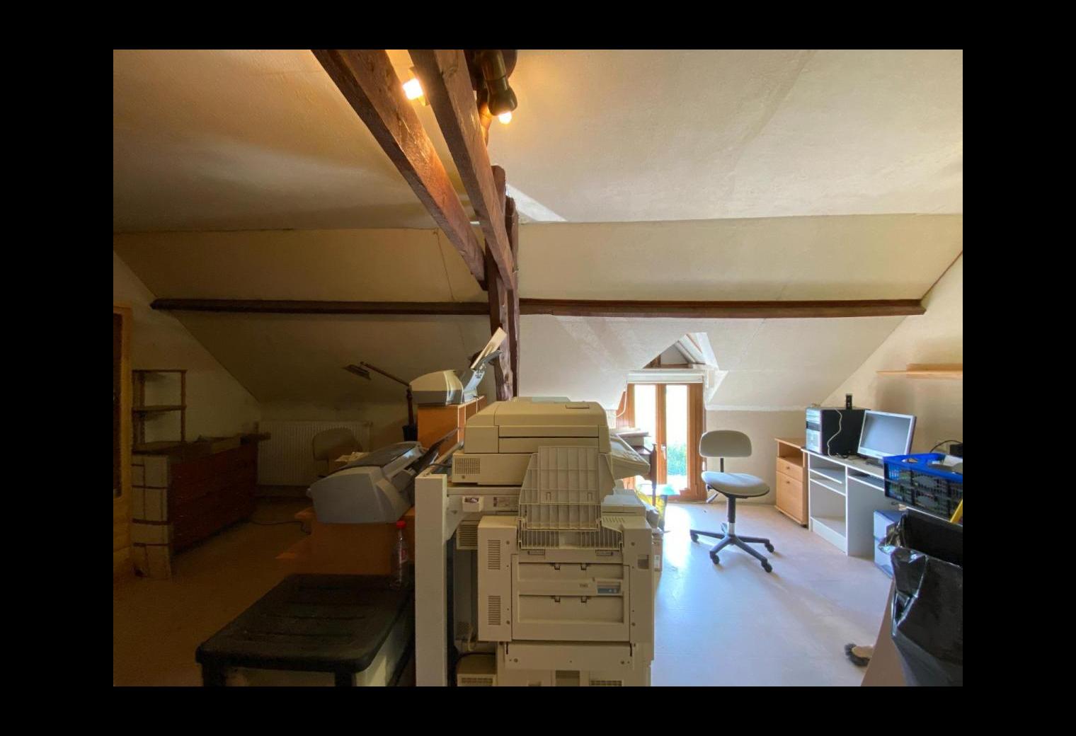 accda680-1105-4497-876d-45665d854627.jpg