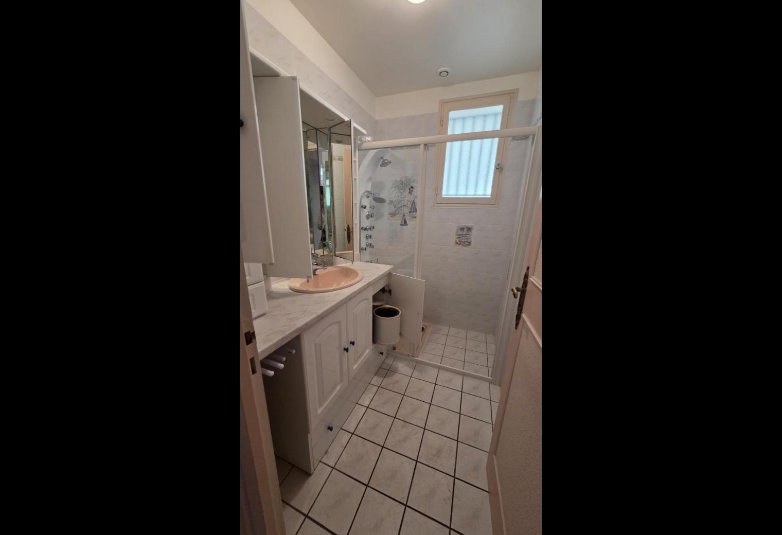 b346d40b-4ec5-4dce-aaa1-210709df43a6.jpg
