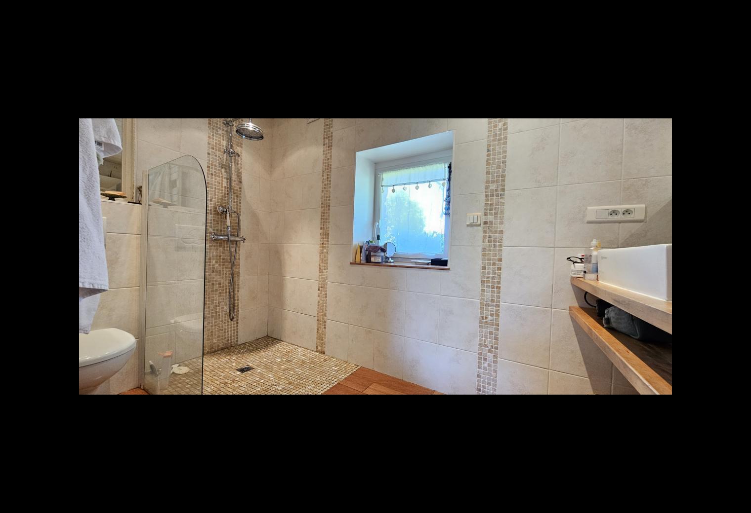 9680eaef-925b-4234-aa48-d4cad9ad262e.jpg