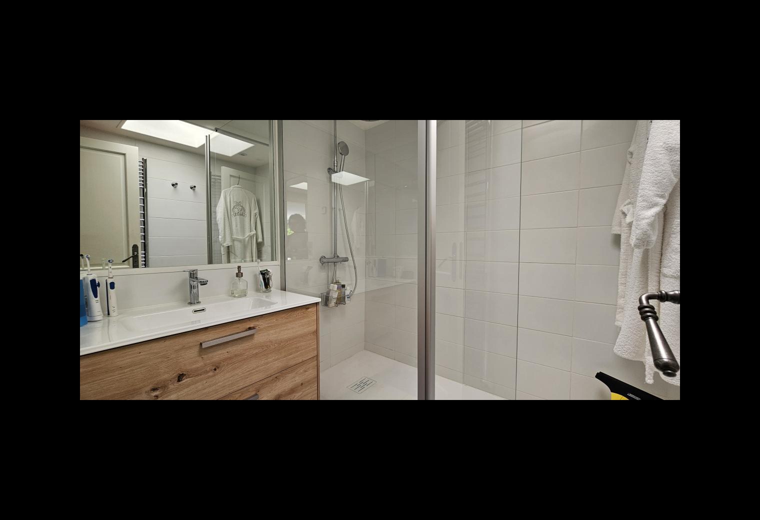 be435e9a-5aad-413a-9201-d311caa162a1.jpg