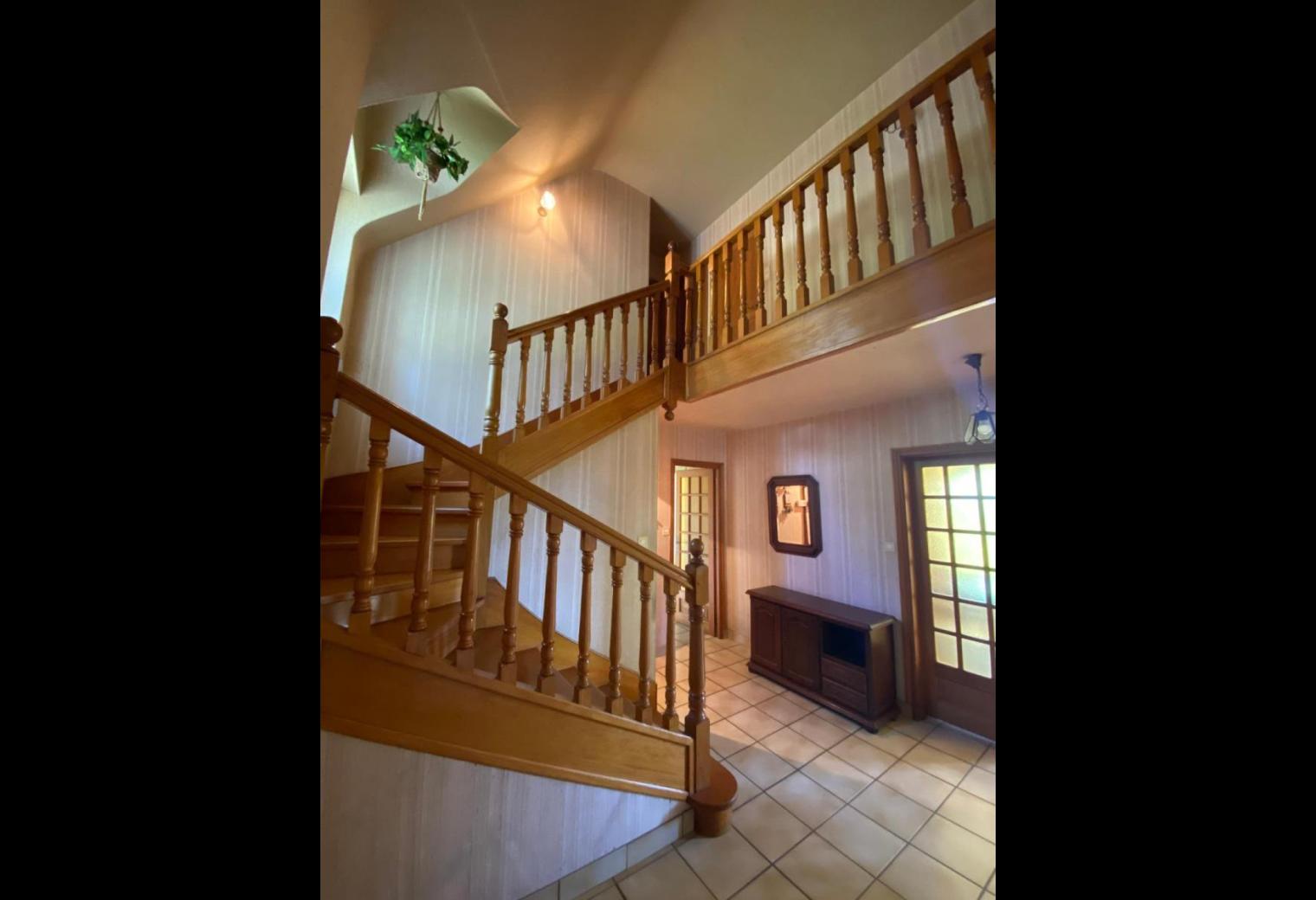 28a3d4f2-228d-4261-bbfa-f49ae80bb619.jpg