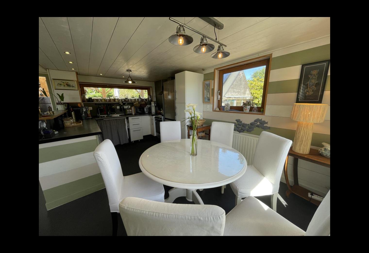 cafe5412-b33f-4ecf-bdef-1f69fed1df07.jpg
