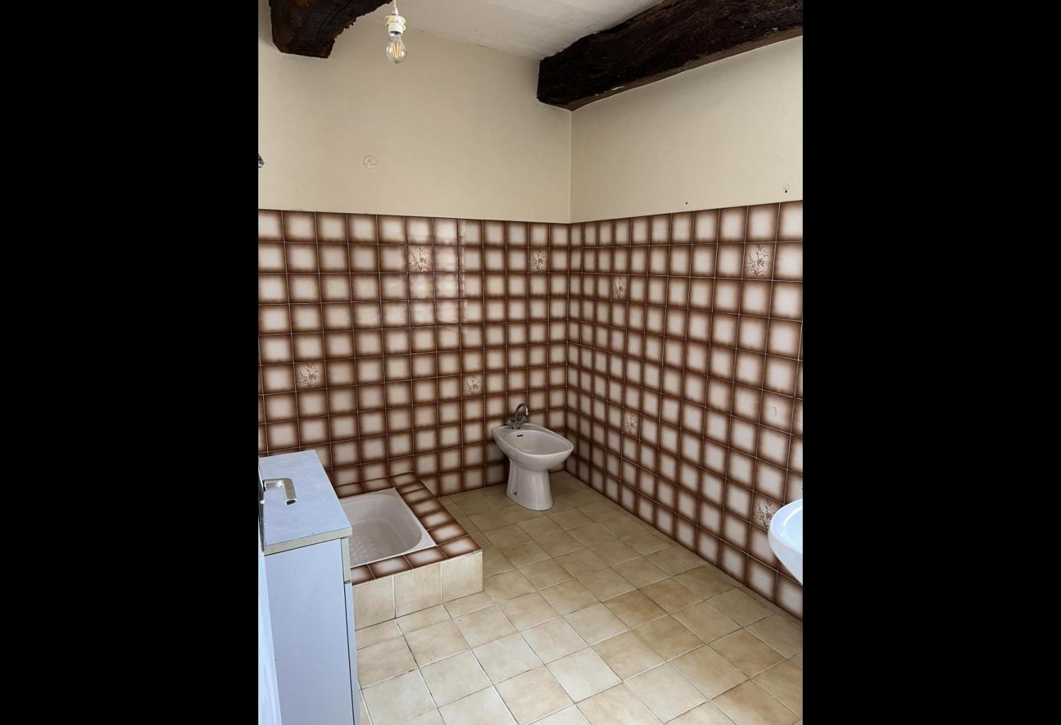 dc885a15-5de9-4a85-9c51-4a19042aa887.jpg