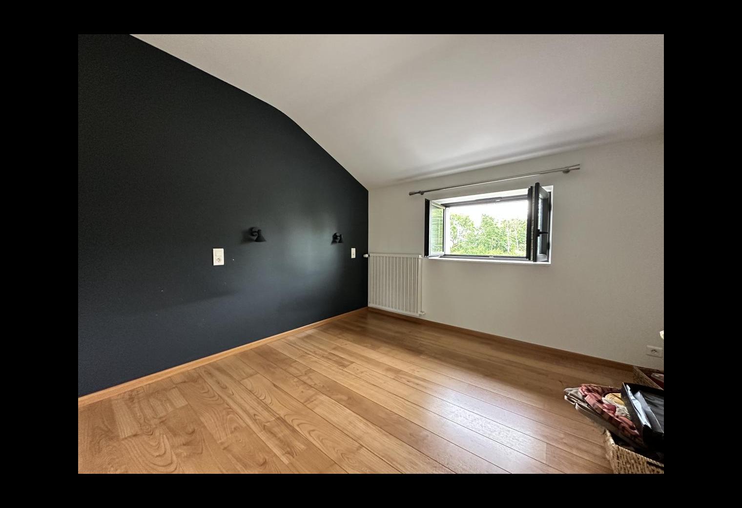 60ca5085-d9d9-4933-86fc-0e52a340baf1.jpg