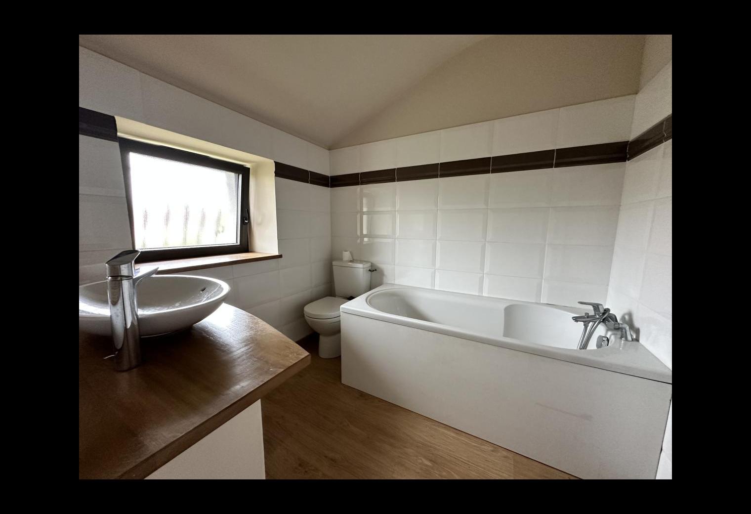 9cbf7886-714b-4edf-8040-603e2db1ae18.jpg