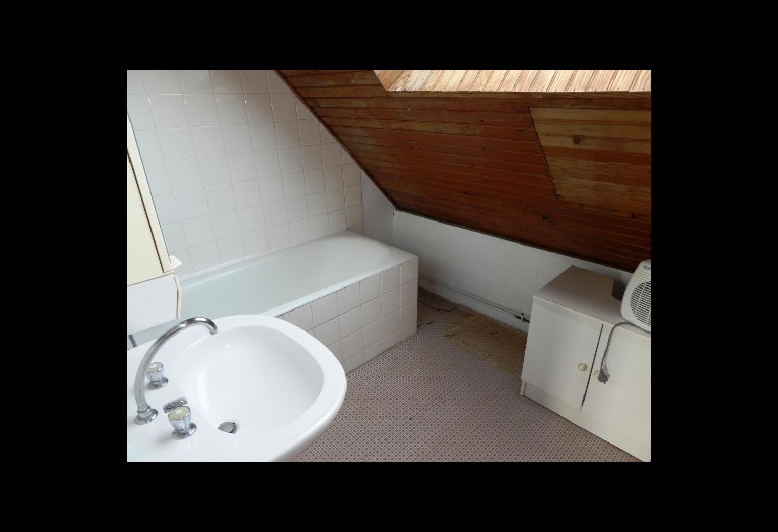 f9b31f33-fcfc-41df-b236-4f4b33cd8dc9.jpg