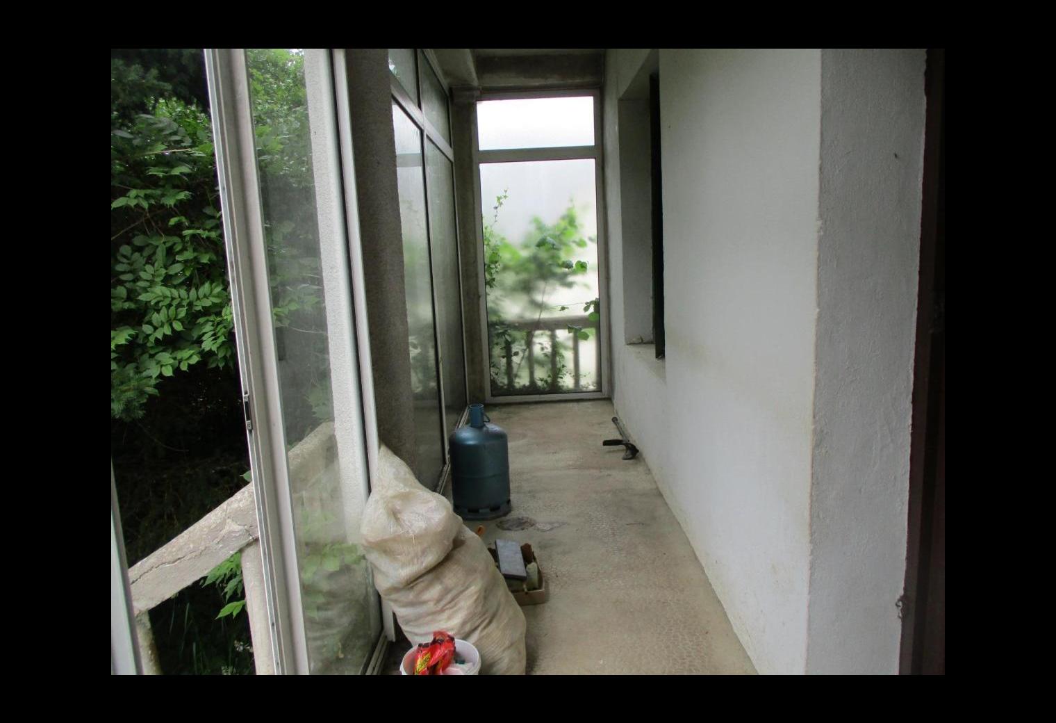 4eeebc47-3d28-4f1d-80db-d3d5dd028f9f.jpg