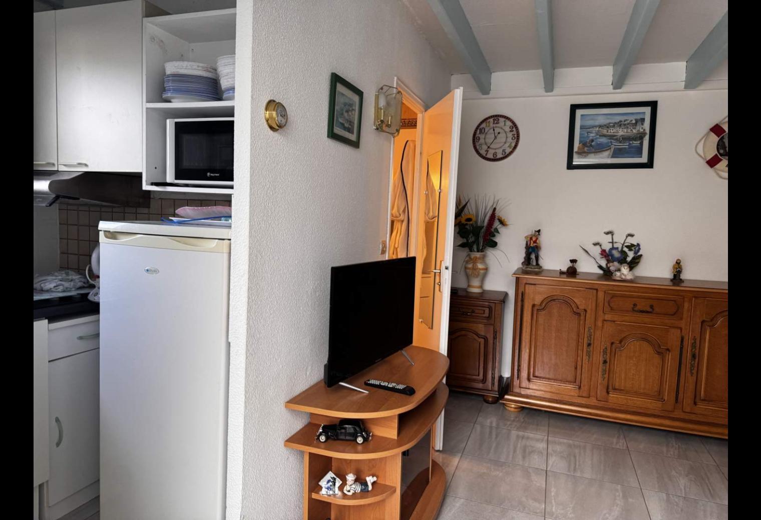 6dedd9d7-8a6a-41a0-8657-3be60629cf62.jpg