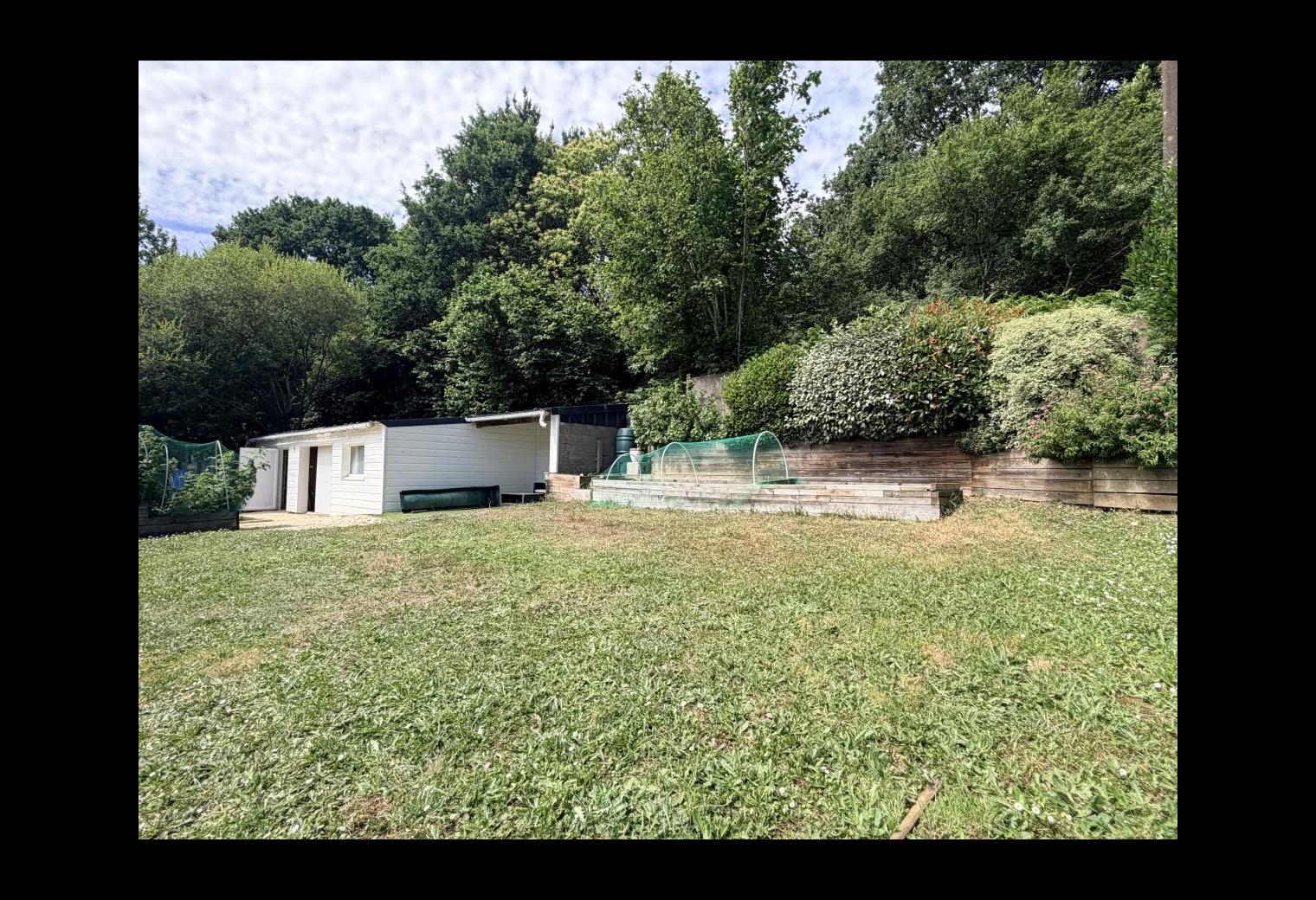 437dbcd2-8be6-4a3e-8fe6-7855cc1a411e.jpg
