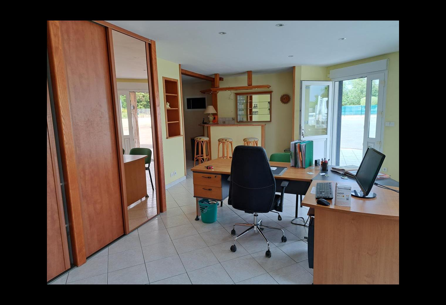 a5db71ad-09e5-4365-abbd-c102940f1bf9.jpg