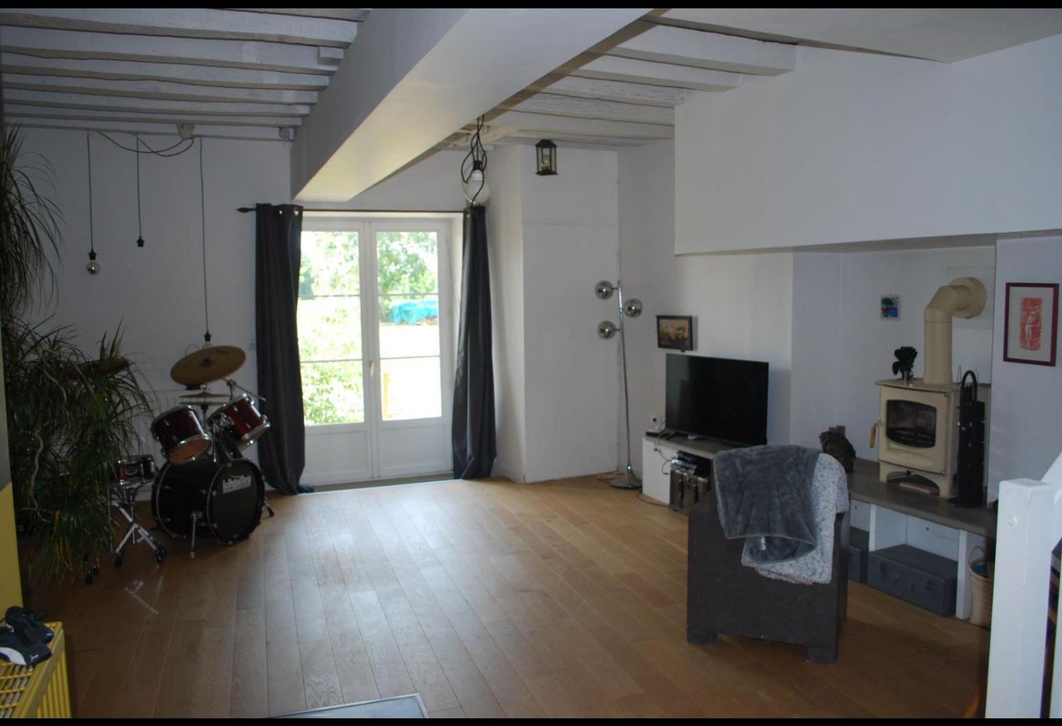 ebd2bbcb-ccc2-4323-8b49-ca137d359a6a.jpg