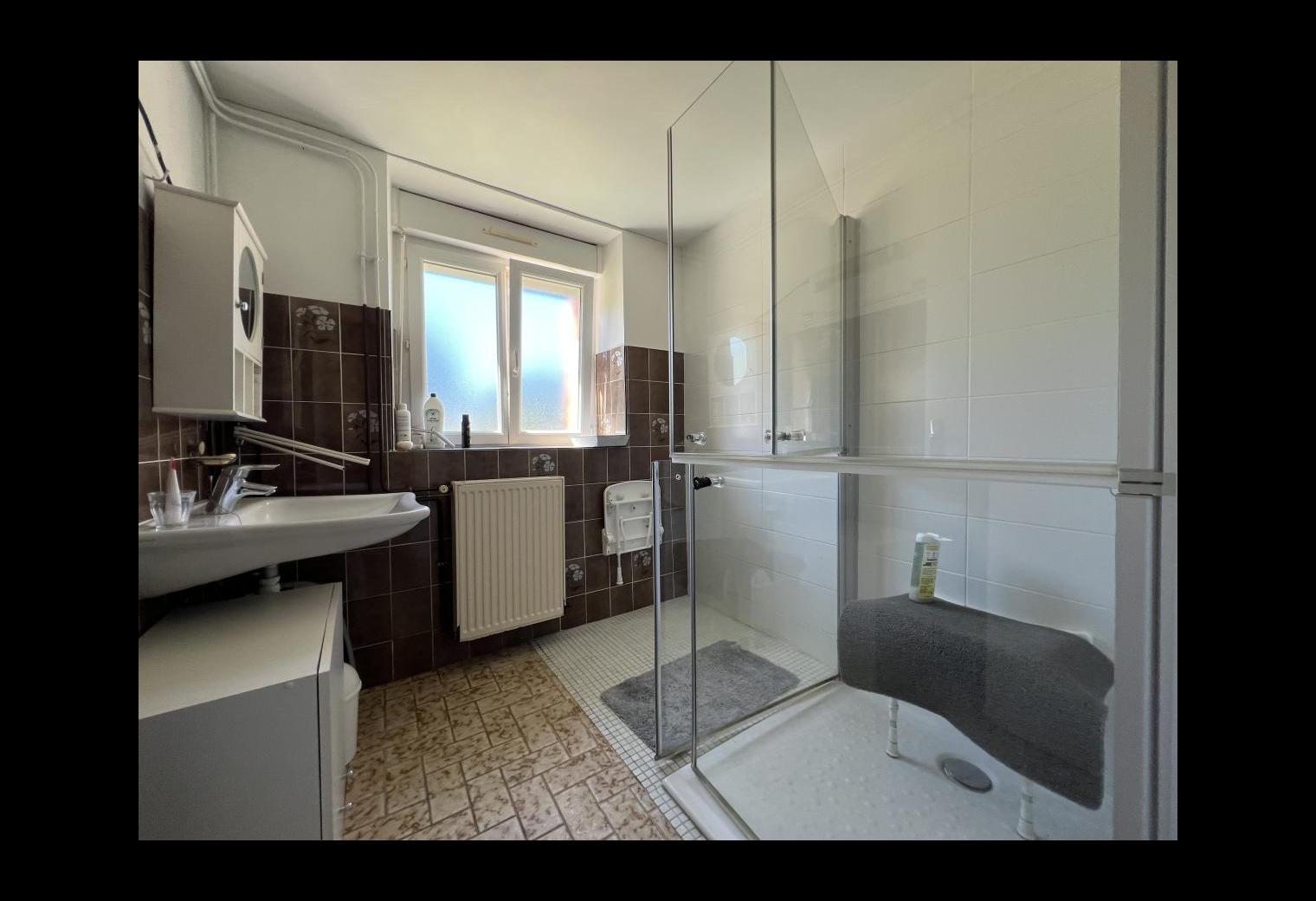 a2bf6290-efe3-4a1c-ab88-e116913ee4a2.jpg