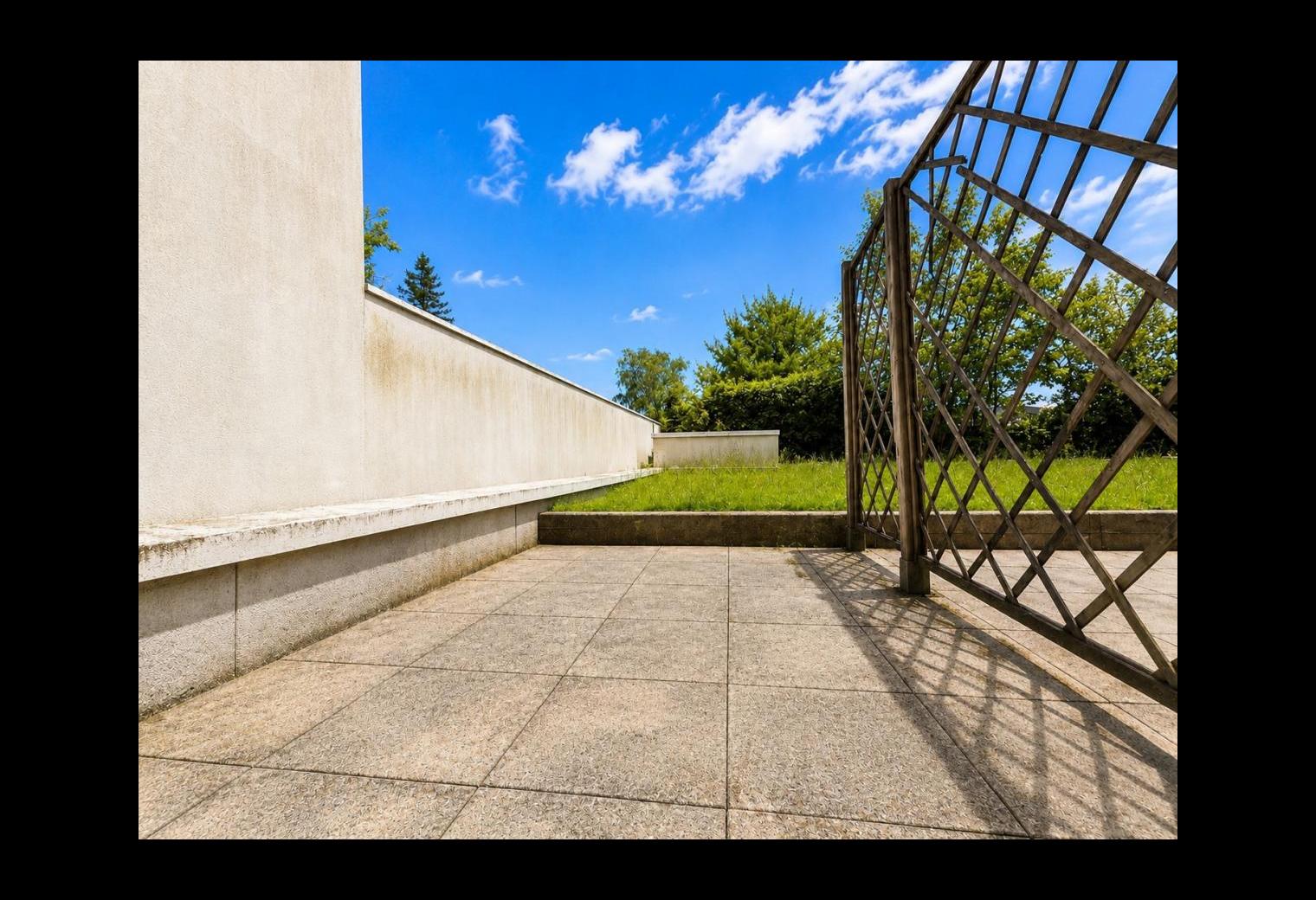 c06b4ab7-0caa-4ee9-8aa7-85ccd5f5f212.jpg