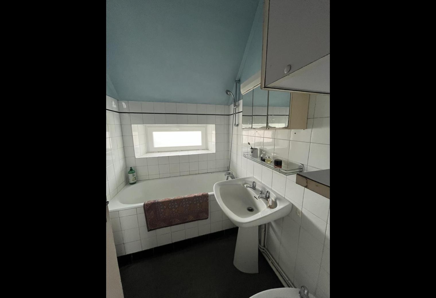 2adf9128-d1f6-4ba7-8e28-5dc319c2a0bd.jpg