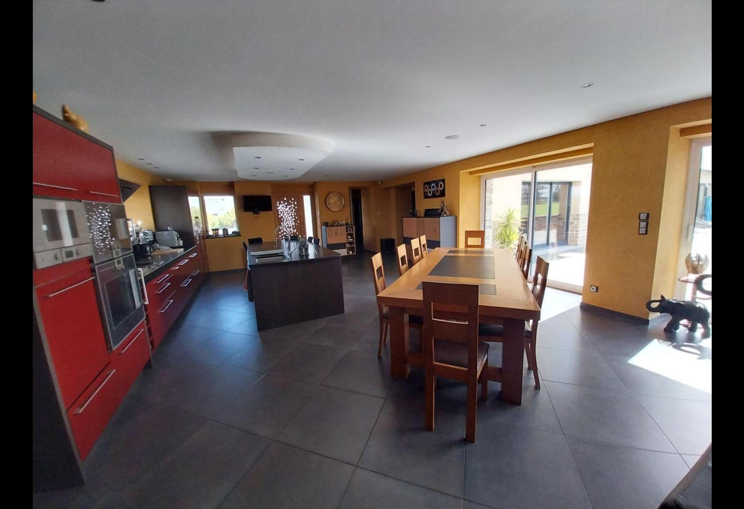 21a6bb5a-c49a-4302-9110-d289c955d1a6.jpg