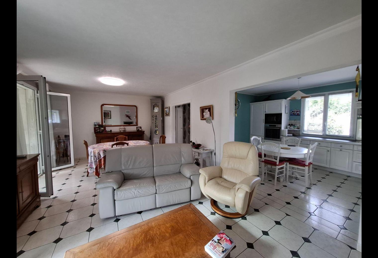 6d93be6e-40a5-49bb-b918-1875500abf03.jpg