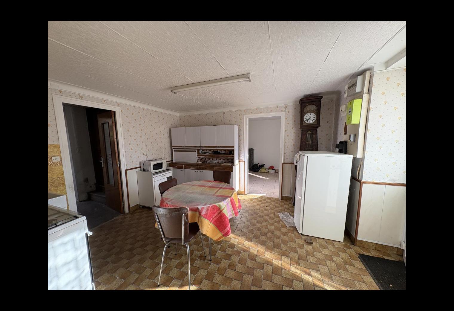 9d1f282b-cc01-4de3-8350-1052461e4c82.jpg