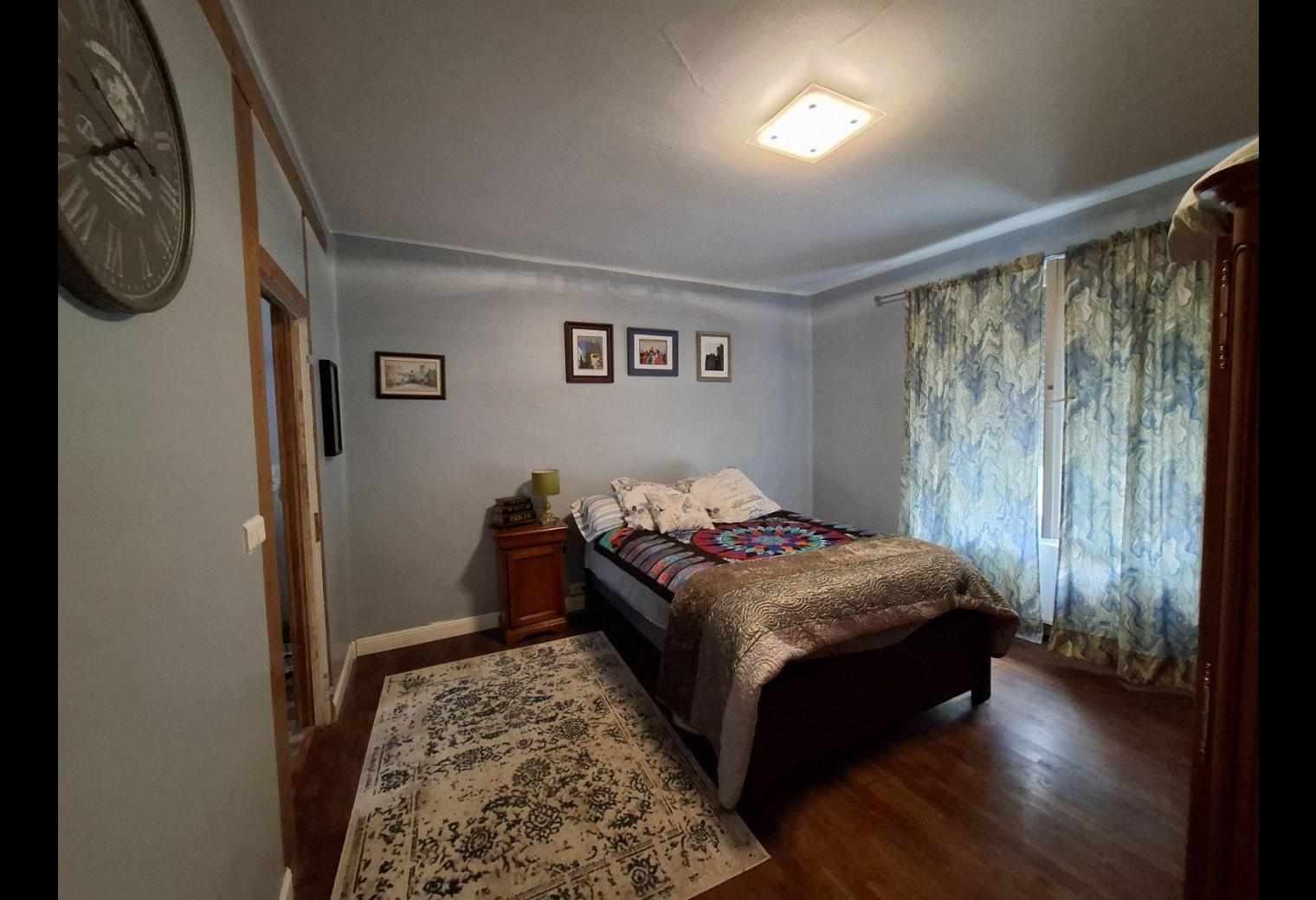 3c702c05-673a-48d1-bfd1-42992ebde802.jpg