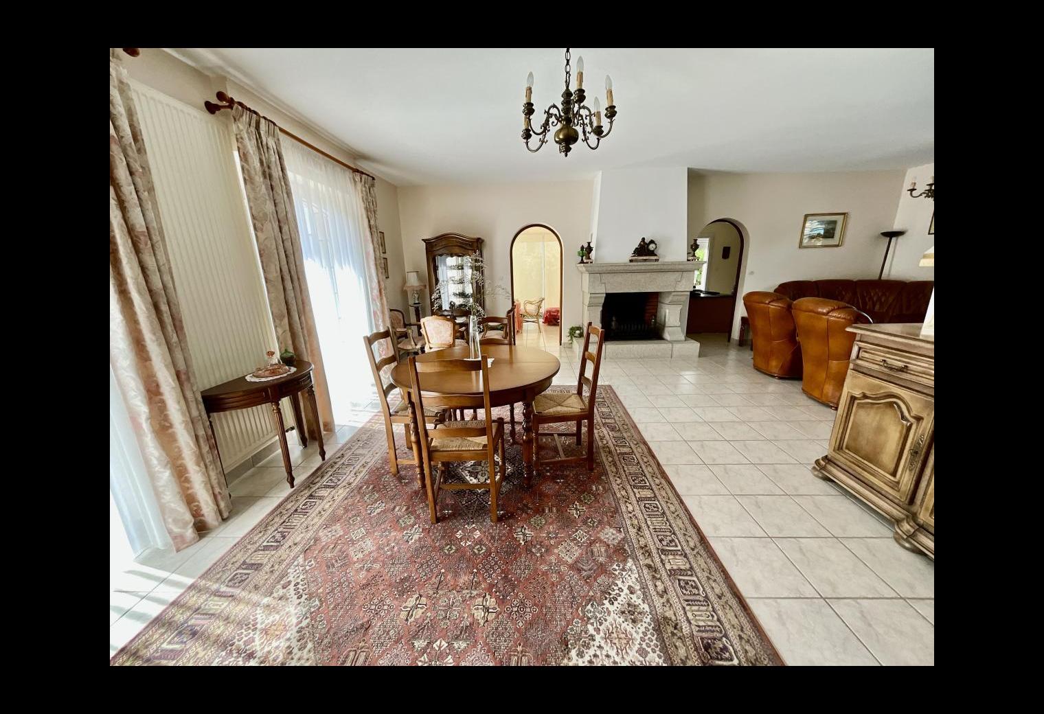 fd707fb4-7750-44b4-b95e-5f993351e264.jpg