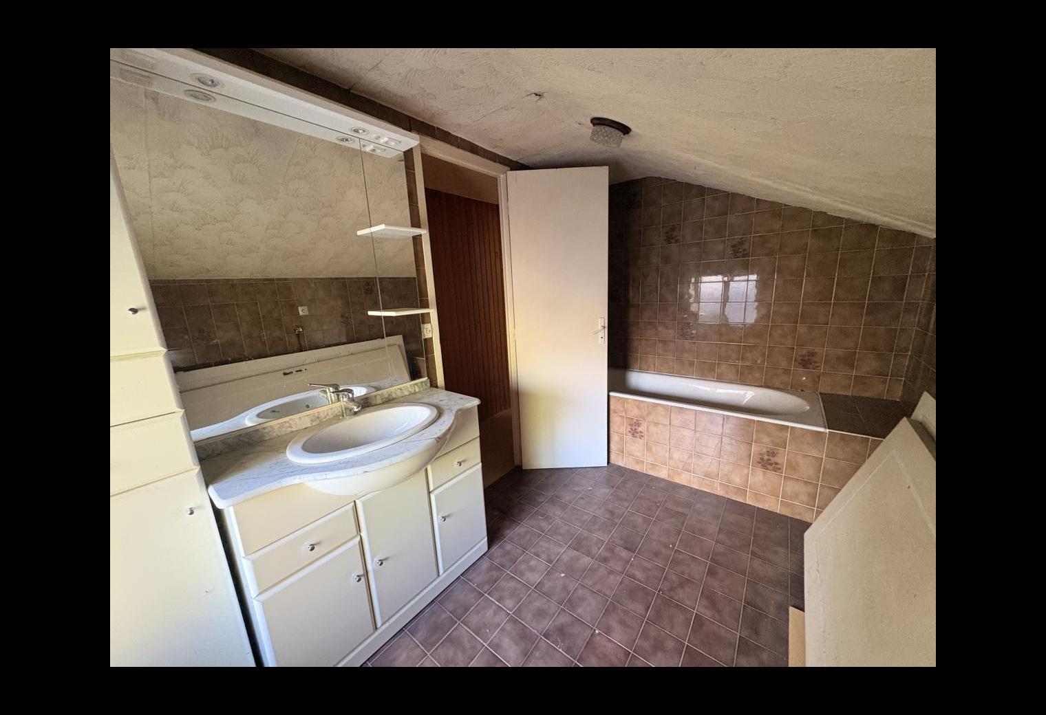 6bd4e853-7203-4a3f-94af-7e8ee7ff7544.jpg
