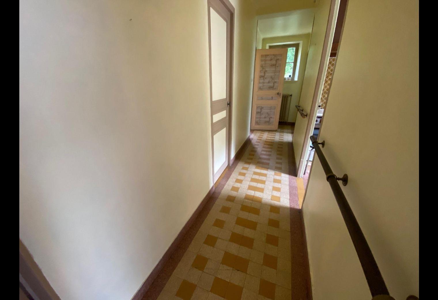 6e0e1abf-f2a7-48f9-82cb-635623a94ae6.jpg