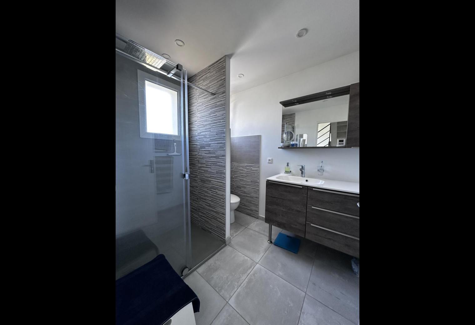 073ccaf8-6ba1-410c-a578-c88f8d679da5.jpg