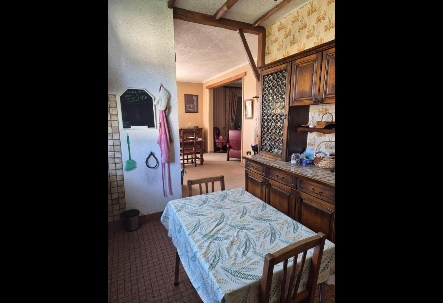 e475c204-ca84-4dd8-bd52-ec9501d74150.jpg