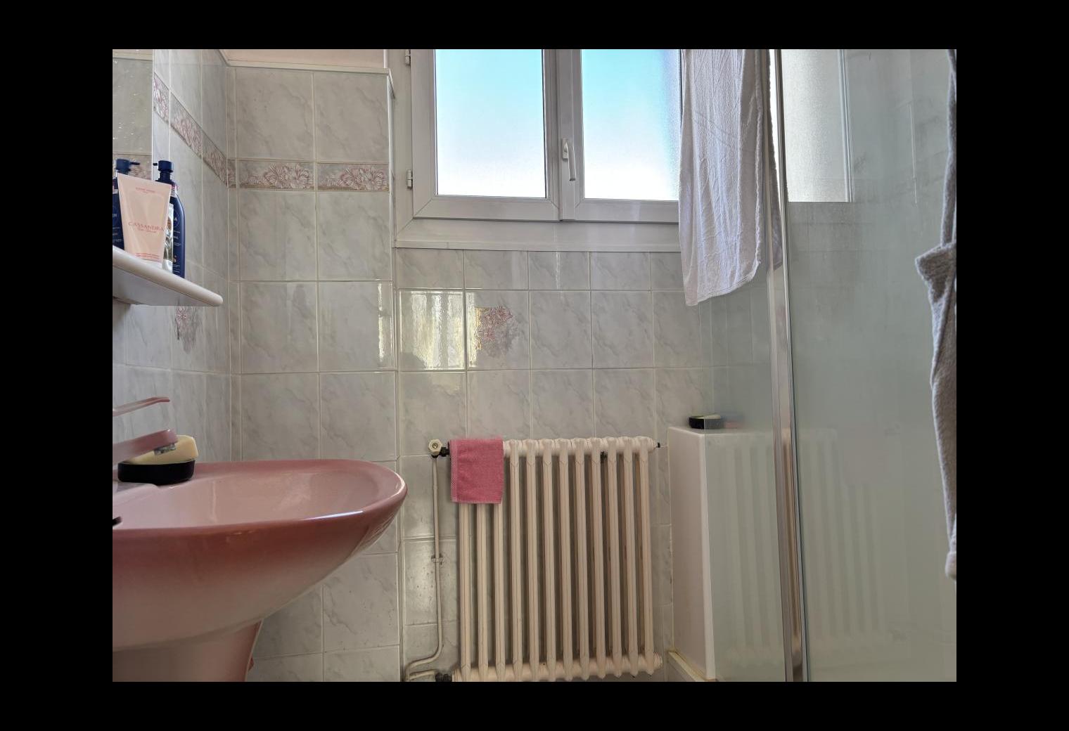 b431330f-b8dd-4f07-a2bd-f64bae79461f.jpg