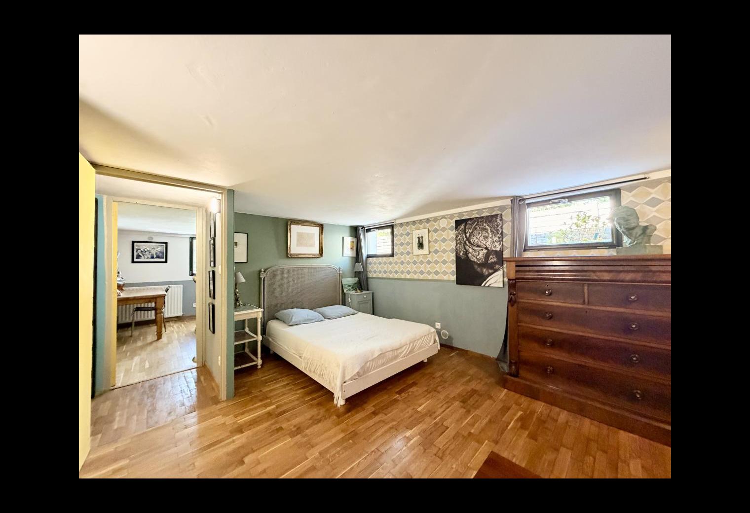 d296ae09-dd33-4ee6-abad-10d26473bca7.jpg