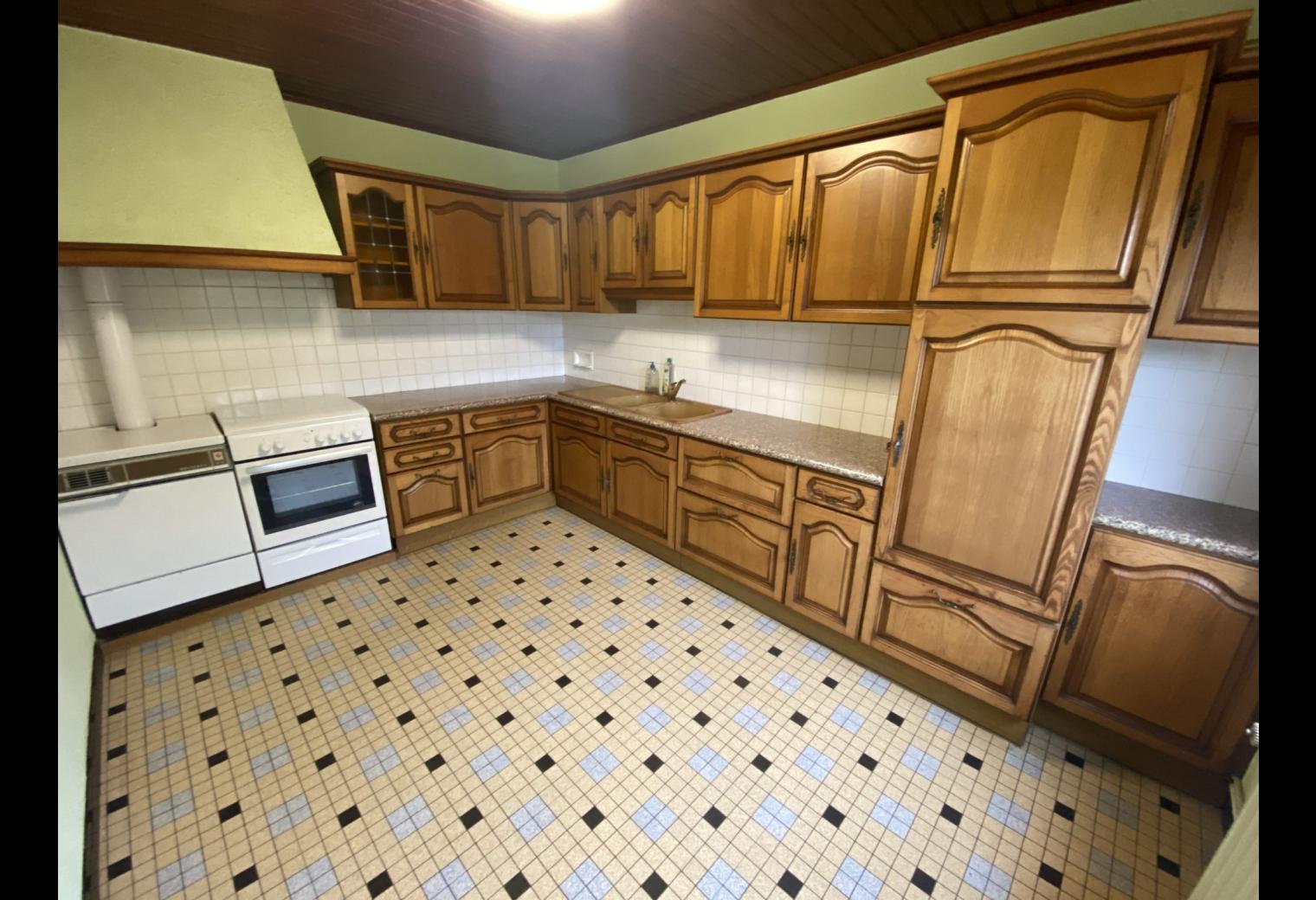 e21d3c6d-d4fd-43d8-8757-3ed63ae3df67.jpg