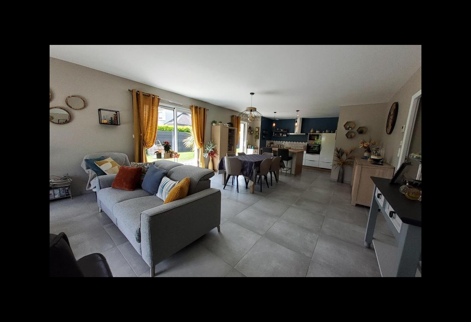 7ef24c5d-baec-4ac1-92e2-ec150a6fcf95.jpg