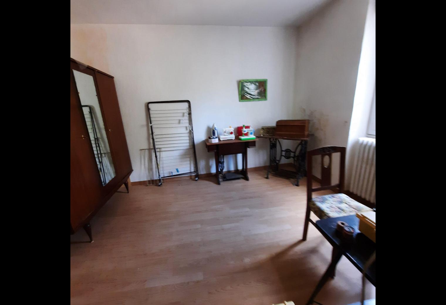 1de274f9-0101-46ce-9c85-4de65c34d461.jpg