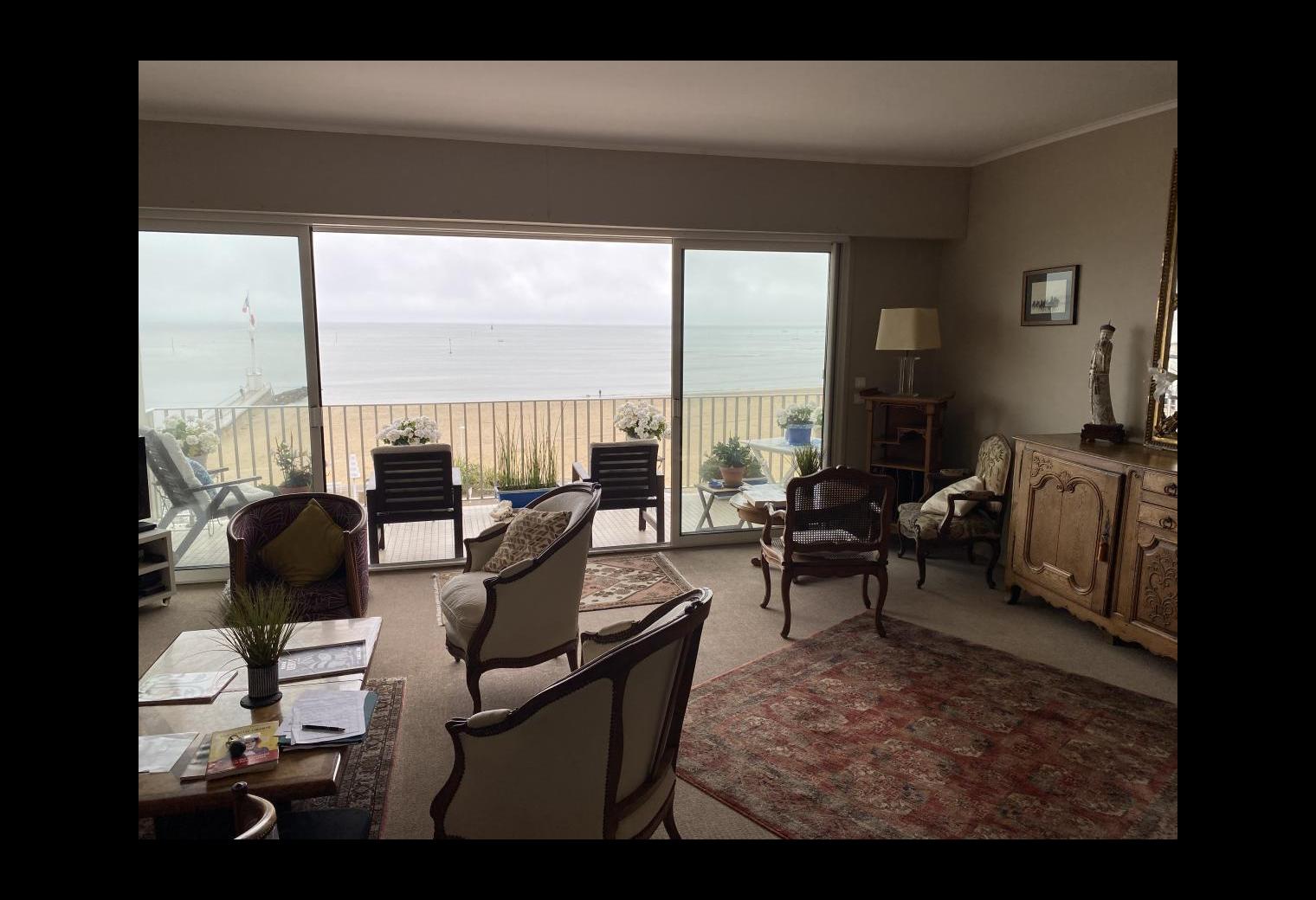 09598afa-97cf-4ccb-8372-ef5d1a094698.jpg