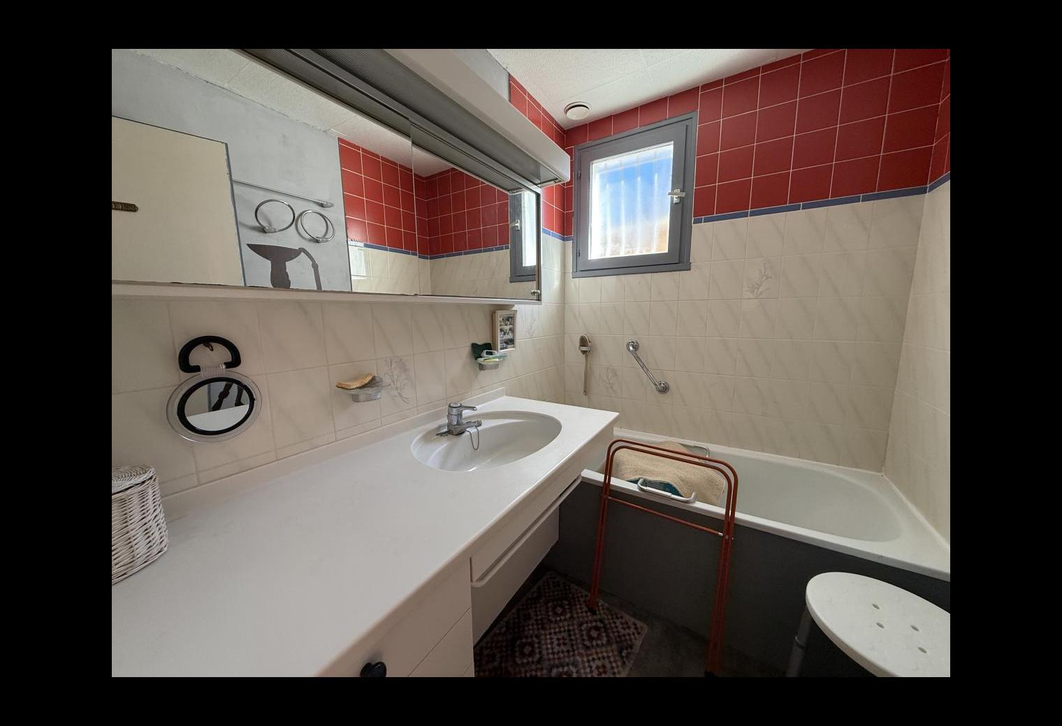 2ddf92dd-7a20-48fe-b054-e7050e547c41.jpg